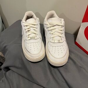 Nike Air Force 1- size 7y